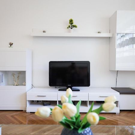 Zara City Center Apartment Exterior photo