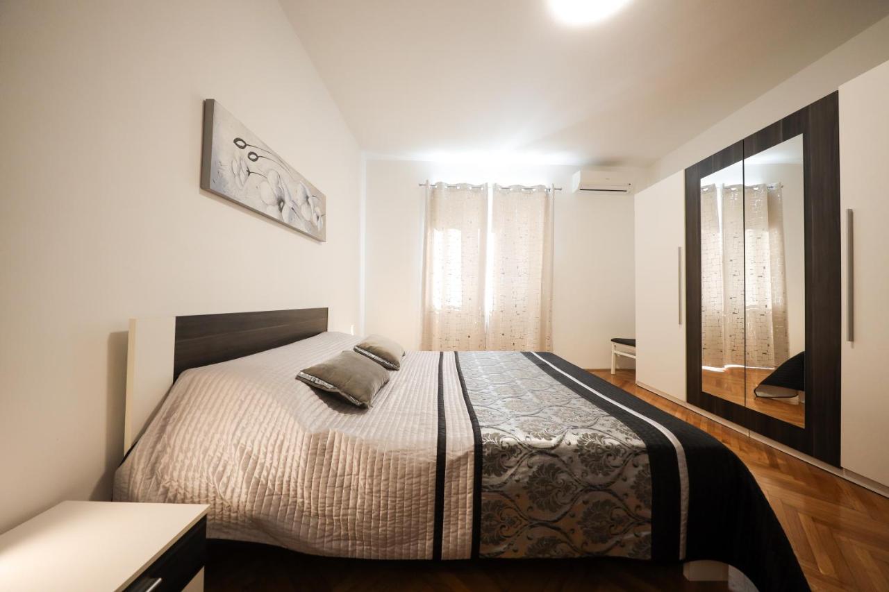 Zara City Center Apartment Exterior photo